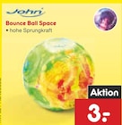Netto Marken-Discount Bergneustadt - Bounce Ball Space Angebot im Prospekt Bounce Ball Space bei Netto Marken-Discount im Bergneustadt Prospekt für 3,00 €