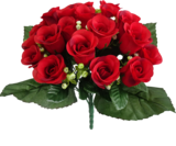 Bouquet de 24 boutons de roses et 4 feuilles à 6,99 € dans le catalogue Maxi Bazar