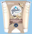 Bougie Romantic Vanilla Blossom(b) - GLADE en promo chez Intermarché Saint-Martin-d'Hères à 1,17 €