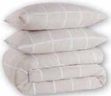 Parure housse de couette - Hyper U à La Roche-sur-Yon Parure housse de couette en promo chez Hyper U La Roche-sur-Yon à 11,99 €