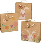 dm-drogerie markt Lampertheim - Geschenktasche veredelt Herz/Blumen/Hase mit Blume, midi, quadratisch Angebot im Prospekt Geschenktasche veredelt Herz/Blumen/Hase mit Blume, midi, quadratisch bei dm-drogerie markt im Lampertheim Prospekt für 1,95 €