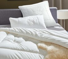 Kopfkissen oder Duo-Steppbett „Dornröschen“ bei Höffner in Neuss Kopfkissen oder Duo-Steppbett „Dornröschen“ im Angebot bei Höffner Neuss