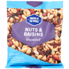 Noix et raisins Snacks of the World en promo chez Action Noix et raisins Snacks of the World dans le catalogue Action