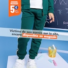 La Halle Pessac - Promo Pantalon de jogging regular élastiqué vert foncé garçon Promo Pantalon de jogging regular élastiqué vert foncé garçon à 5,00 € dans le catalogue La Halle à Pessac