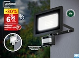 Projecteur extérieur à LED - Livarno home en promo chez Lidl Antibes à 6,99 €