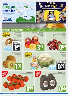 Tomaten im EDEKA Prospekt "Wir lieben Lebensmittel." mit 4 Seiten (München)
