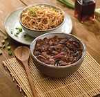Canard laqué, légumes et nouilles chinoises à 13,99 € dans le catalogue Intermarché Super