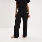 Pantalon large gaufré taille élastiquée noir femme - La Halle à Montpellier Pantalon large gaufré taille élastiquée noir femme en promo chez La Halle Montpellier à 19,99 €