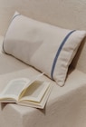 Coussin rayé 35x70cm 100% coton et Oekotex - Monoprix Margaret Coussin rayé 35x70cm 100% coton et Oekotex à 14,99 € dans le catalogue Monoprix Margaret