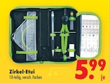 Zirkel-Etui bei Mäc-Geiz im Prospekt "" für 5,99 €
