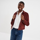 Veste effet suédine boutonnée bordeaux femme en promo chez La Halle Veste effet suédine boutonnée bordeaux femme dans le catalogue La Halle