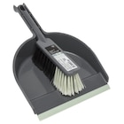 Promo Pelle avec balayette à 2,76 € dans le catalogue Carrefour à Berck