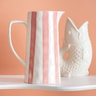 Promo Vase pichet raye à 12,99 € dans le catalogue B&M à Échirolles