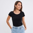 Promo T-shirt coton col rond manches courtes noir femme à 3,99 € dans le catalogue La Halle à Vannes