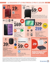 Promos Accessoires téléphone portable dans le catalogue "Vague de fraîcheur sur votre budget" de E.Leclerc Accessoires téléphone portable en promo dans le catalogue E.Leclerc à la page 31