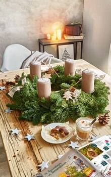 Adventskranz oder -gesteck, groß bei ALDI SÜD in Aachen Adventskranz oder -gesteck, groß im Angebot bei ALDI SÜD Aachen für 15,99 €