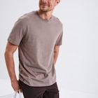 Promo T-shirt en coton manches courtes gris homme à 4,19 € dans le catalogue La Halle à Carbon-Blanc