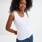 Débardeur coton bords dentelle blanc femme en promo chez La Halle Débardeur coton bords dentelle blanc femme dans le catalogue La Halle