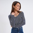 La Halle Quimperlé - Promo Haut marinière manches longues bleu marine femme Promo Haut marinière manches longues bleu marine femme à 6,99 € dans le catalogue La Halle à Quimperlé