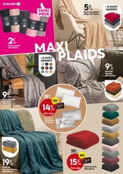 Plaid Angebote im Prospekt "LINGE DE MAISON : DU STYLE à petits prix !" von Maxi Bazar auf Seite 14