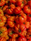 Tomate côtelée rouge en promo chez Carrefour Bourges à 2,49 €