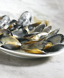 Moules cuisinées à la marinière ou à la provençale - Casino Supermarchés à Mulhouse Moules cuisinées à la marinière ou à la provençale en promo chez Casino Supermarchés Mulhouse à 4,99 €