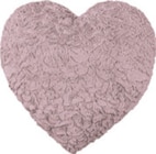 Kissen in Herzform im Angebot bei ROLLER in Berlin Kissen in Herzform Angebote bei ROLLER Berlin für 5,99 €