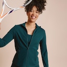 Promo Veste de sport ajustée avec fermeture vert canard femme à 29,99 € dans le catalogue La Halle à Saint-Clément-de-Rivière
