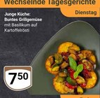 Aktuelles Buntes Grillgemüse mit Basilikum auf Kartoffelrösti Angebot bei GLOBUS in Trier ab 7,50 €