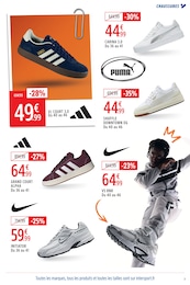 Offre Chaussures Running dans le catalogue Intersport du moment à la page 3