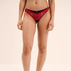 Culotte tanga à micro dentelle rouge femme à 6,29 € dans le catalogue La Halle