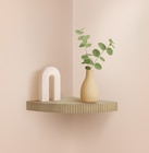 Étagère d'angle striée à 7,99 € dans le catalogue Maxi Bazar