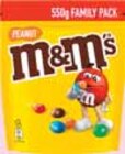 Billes chocolatées cacahuète enrobées de chocolat - M&M'S dans le catalogue Intermarché