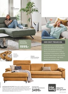 Sofa im Möbel Fischer Prospekt "Neuste Küchen-Inspirationen entdecken" mit 8 Seiten (Erlangen)