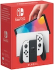 Console Nintendo "Switch" (modèle) OLED, avec Joy-Con blancs + Jeu "Super Mario 3D World + Bowser's Fury" pour Nintendo Switch à Carrefour dans Bonneuil-sur-Marne