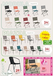 Offre Chaise dans le catalogue Maxi Bazar du moment à la page 2