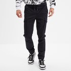 Pantalon cargo slim bleu foncé homme en promo chez La Halle Pantalon cargo slim bleu foncé homme dans le catalogue La Halle