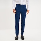 Pantalon de costume droit avec pinces bleu electrique homme en promo chez La Halle Clermont-Ferrand à 25,99 €