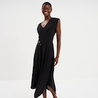 Robe évasée longue sans manches noir femme en promo chez La Halle Grenoble à 29,99 €
