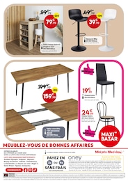 Offre Table Salle À Manger dans le catalogue Maxi Bazar du moment à la page 8