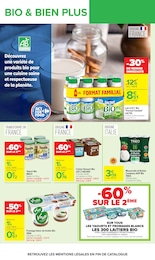 Offre Yaourt nature dans le catalogue Carrefour du moment à la page 10