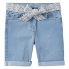 Mädchen Jeansshorts mit Stoffgürtel bei Ernstings family im Prospekt "" für 15,99 €