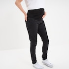 La Halle Bron - Promo Jegging grossesse confort avec bandeau denim noir femme maternité Promo Jegging grossesse confort avec bandeau denim noir femme maternité à 25,99 € dans le catalogue La Halle à Bron