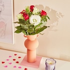 Bouquet Caresse rouge en promo chez Carrefour Plaisir à 9,99 €