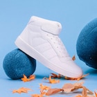 Baskets montantes à scratchs blanc homme à 39,99 € dans le catalogue La Halle