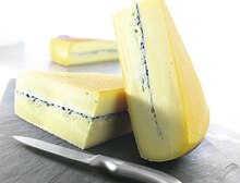 Morbier Terre & Saveurs 75 jours d’affinage - Géant Casino à Angers Morbier Terre & Saveurs 75 jours d’affinage en promo chez Géant Casino Angers à 11,90 €