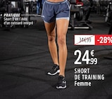 Promo Short de training femme à 24,99 € dans le catalogue Intersport à Sainte-Maxime