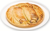 Tarte aux pommes en promo à 4,00 € chez Hyper U Tarte aux pommes dans le catalogue Hyper U