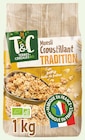 Muesli croustillant bio tradition - TERRES ET CEREALES en promo chez Intermarché Muesli croustillant bio tradition - TERRES ET CEREALES dans le catalogue Intermarché