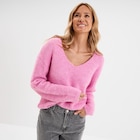 Pull col en V manches longues rose fushia femme - La Halle Pull col en V manches longues rose fushia femme à 25,99 € dans le catalogue La Halle